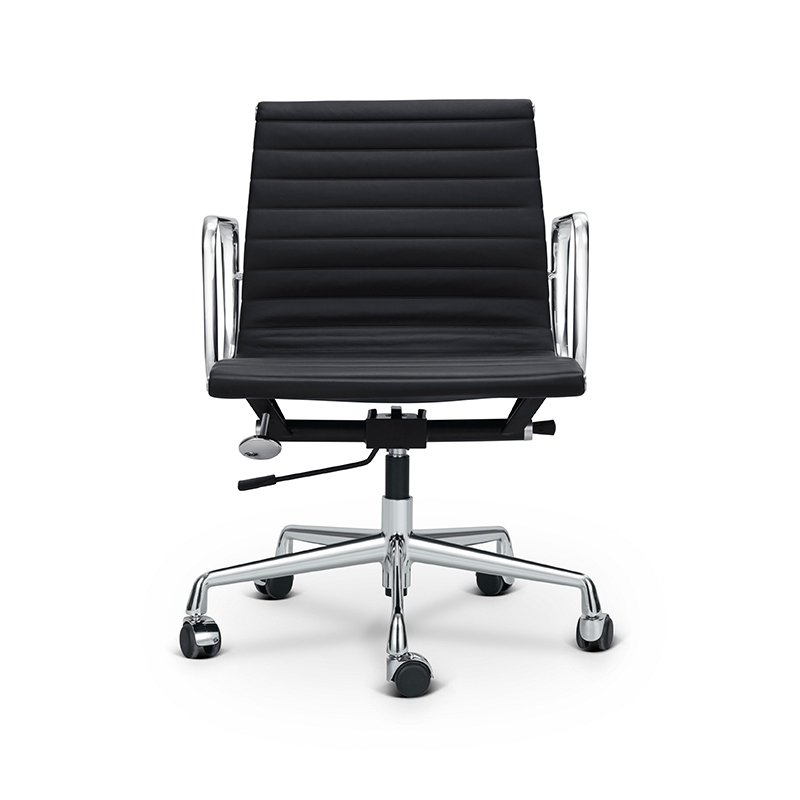 Eames Aluminium Executive Chair: En stol som vil vare lenger enn din karriere – og sannsynligvis din neste